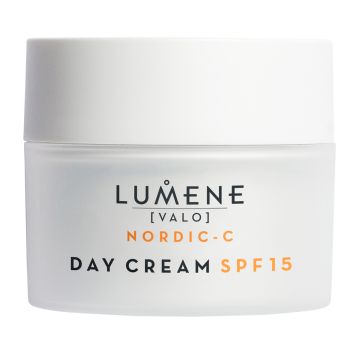 LUMENE VALO HELEYTTÄVÄ PÄIVÄVOIDE SK15 50 ML