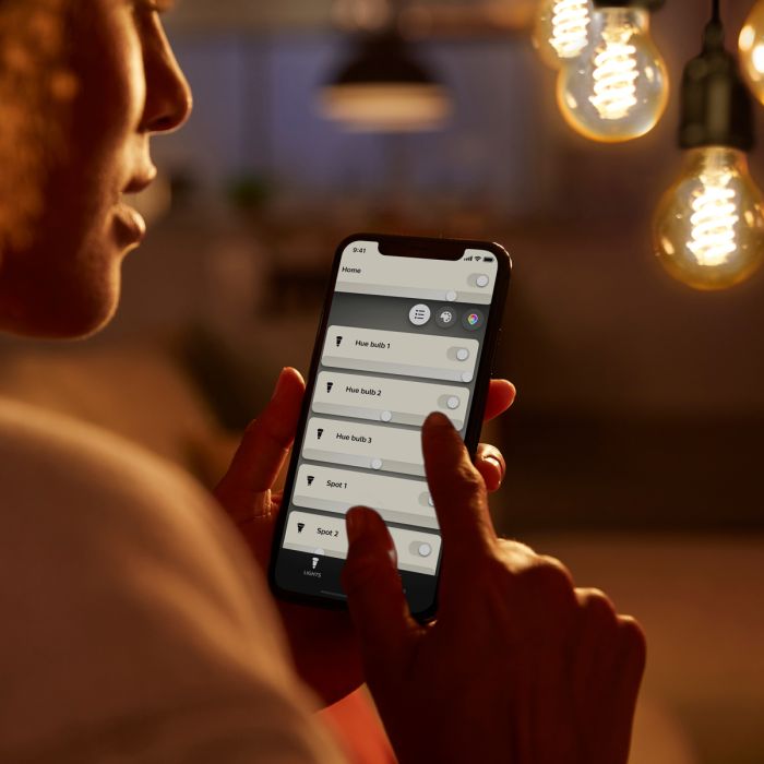 PHILIPS HUE WHITE ÄLYLAMPPU FILAMENT 7W G93 E27 550L 2100K