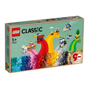 LEGO CLASSIC 11021 90 VUOTTA LEIKKIEN LUMOISSA