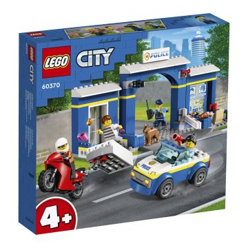 LEGO CITY POLICE 60370 TAKAA-AJO POLIISIASEMALLA