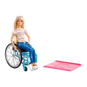 BARBIE PYÖRÄTUOLI JA NUKKE GGL22